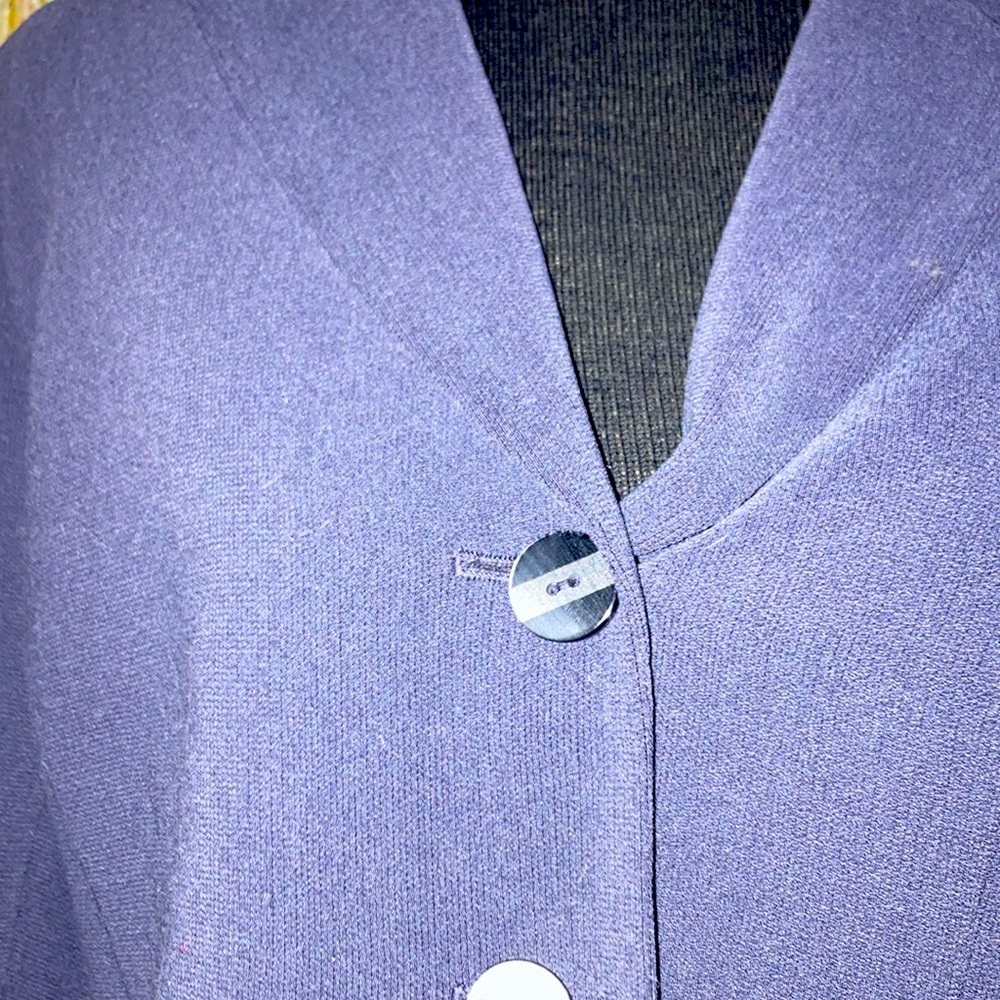 100% Polyester Shell 100% Polyester Lining 3 Butt… - image 2